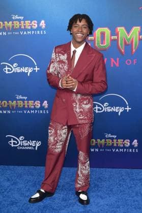 Zombies 4 Dawn of the Vampires Premiere - Los Angeles, USA LOS ANGELES, USA. July 08, 2025: Mekonnen Knife at the premiere for Disney s Zombies 4: Dawn of the Vampires . Los Angeles CA USA  Copyright: xPaulxSmith Featureflashx