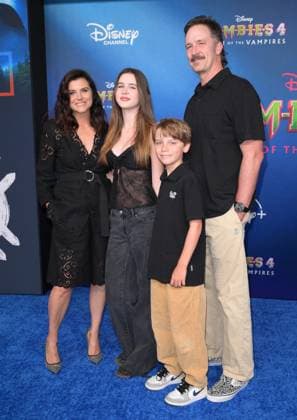 Zombies 4 Dawn of the Vampires Premiere - Los Angeles, USA LOS ANGELES, USA. July 08, 2025: Tiffani Thiessen, Schuyler Thiessen, Todd Tesen & Brady Smith at the premiere for Disney s Zombies 4: Dawn of the Vampires . Los Angeles CA USA  Copyright: xPaulxSmith Featureflashx