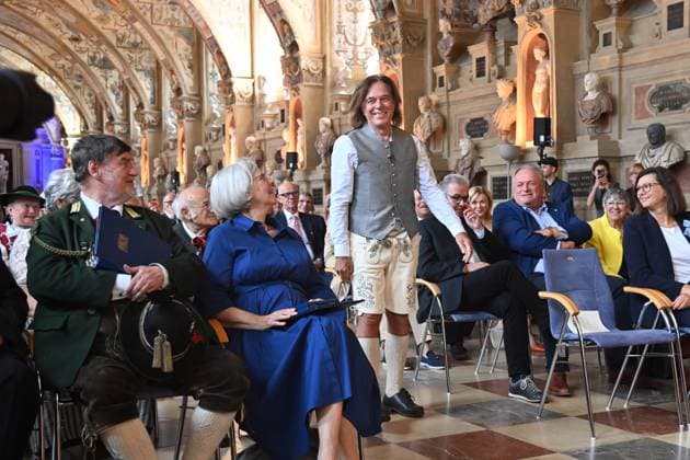 Juergen DREWS (Saenger,Musiker), Verleihung Bayerischer Verdienstorden im Antiquariat der Residenz in Muenchen am 09.07.2025