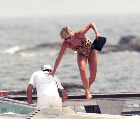ARCHIVES - LADY DIANA EN VACANCES A SAINT TROPEZ FRENCH RIVIERA SAINT TROPEZ FRANCE JULY 1997. LADY DIANA DURING HER LAST HOLIDAYS. Saint-Tropez France *** ARCHIVES LADY DIANA EN VACANCES A SAINT TROPEZ FRENCH RIVIERA SAINT TROPEZ FRANCE JULY 1997 LADY DIANA DURING HER LAST HOLIDAYS Saint Tropez France  Copyright: xAgencex xBestimagexAgencex xBestimagex