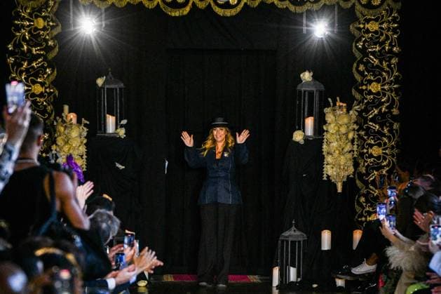 PFW - Juana Martin Runway Fashion designer Juana Martín waves the runway during the Juana Martin Haute Couture Fall Winter 2025 2026 show as part of Paris Fashion Week on July 8, 2025 in Paris, France. Photo by Shootpix ABACAPRESS.COM Paris France  Copyright: xShootpix ABACAx