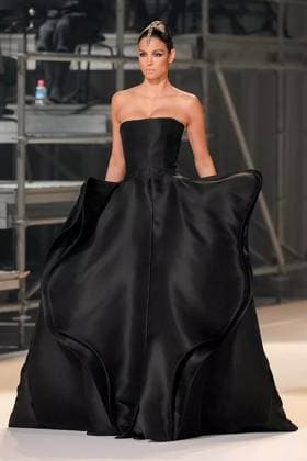 (250709) -- PARIS, July 9, 2025 -- A model presents a creation from the haute couture Fall-Winter 2025 2026 collections by Stephane Rolland during the Paris Haute Couture Week, in Paris, France, on July 8, 2025. ( Handout via Xinhua) FRANCE-PARIS-HAUTE COUTURE WEEK-STEPHANE ROLLAND MeetEurope 
