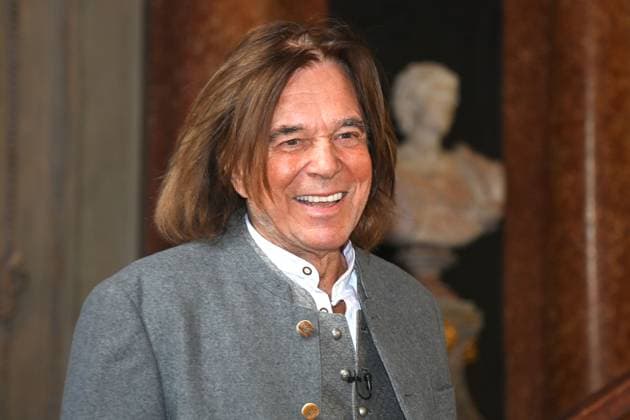 Juergen DREWS (Saenger), Einzelbild,angeschnittenes Einzelmotiv,Portraet,Portrait,Porträt. Verleihung Bayerischer Verdienstorden im Antiquariat der Residenz in Muenchen am 09.07.2025