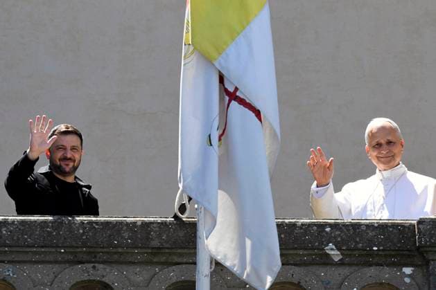 News Themen der Woche KW28 ITALY - POPE LEO XIV P RECEIVES IN PRIVATE AUDIENCE H.E.MR VOLODYMYR ZELENSKYY IN CASTEL GANDOLFO - 2025 7 9 Italy, Castel Gandolfo , Vatican, 2025 7 9 .Pope Leo XIV receives in private audience H.E. Mr. Volodymyr Zelenskyy - President of the Republic of Ukraine -Ville Pontificie di Castel Gandolfo EDITORIAL USE ONLY - NO BOOKS Copyright: xVATICANxMEDIAx xCPPx