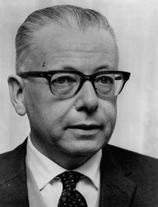 Verbrechen Kriminelle Richter Anwälte Prozesse 2. Februar 1967 - Dr. Gustav Heinemann (SD) Bundesminister der Justiz (Bild Kredit:? Keystone Press Agency ZUMA Press Wire) *** Crimes Criminals Judges Lawyers Processes 2 February 1967 Dr Gustav Heinemann SD Federal Minister the Justice Picture Credit Keystone Press Agency Zuma Press Wire  Copyright: xUnitedxArchivesx xkpaxKeystonex 19670202_baf_k09_038
