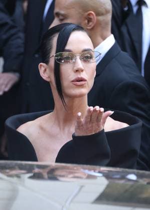 Katy Perry Arrivals at Balenciaga Collection Haute Couture Fall Winter 2025 2026 fashion show during Paris Fashion Week PFW , on July 9th, 2025 Denis Guignebourg Bestimage Celebrities at Balenciaga Collection fashion show, during Paris Fashion Week, on July 9th, 2025 Paris France  Copyright: xDenisxGuignebourgx xBestimagexDenisxGuignebourgx xBestimagex