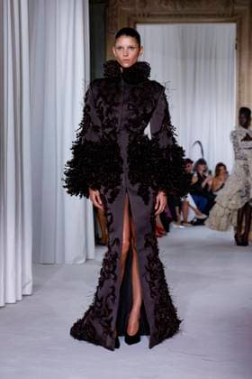 Défilé Ashi Studio Collection Haute Couture Automne Hiver 2025 2026 lors de la Fashion Week de Paris PFW , France, le 8 juillet 2025 Runway during the Ashi Studio Haute Couture Fall Winter 2025 2026 show as part of Paris Fashion Week on July 08, 2025 in Paris, France Paris France  Copyright: xAgencex xBestimagexAgencex xBestimagex