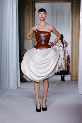 Défilé Ashi Studio Collection Haute Couture Automne Hiver 2025 2026 lors de la Fashion Week de Paris PFW , France, le 8 juillet 2025 Runway during the Ashi Studio Haute Couture Fall Winter 2025 2026 show as part of Paris Fashion Week on July 08, 2025 in Paris, France Paris France  Copyright: xAgencex xBestimagexAgencex xBestimagex