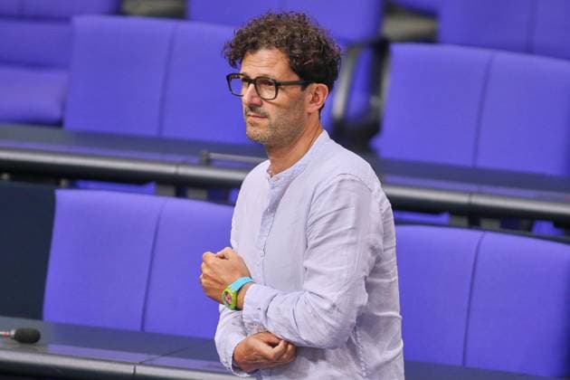 Berlin, Deutschland, 08.07.2025: Deutscher Bundestag: 16. Bundestagssitzung - Haushaltswoche: Luigi Pantisano, Linke *** Berlin, Germany, 08 07 2025 German Bundestag 16 Bundestag session Budget week Luigi Pantisano, Left Party Copyright: xdtsxNachrichtenagenturx dts_74093