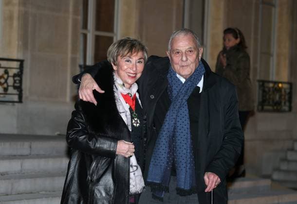 Julia Kristeva - écrivain - psychanalyste - professeur émerite des universités - lauréate du prix Holberg - Commandeur de la légion d honneur avec son mari PPhilippe Sollers - Remise collective de médailles par le Président de la République, François Hollande au Palais de l Elysée à Paris le 18 février 2015. Ceremony at the Elysee presidential palace, on February 18, 2015 in Paris. Paris France *** Julia Kristeva écrivain psychanalyste professeur émerite des universités lauréate du prix Holberg Commandeur de la légion dhonneur avec son mari PPhilippe Sollers Remise collective de médailles par le Président de la République, François Hollande au Palais de lElysée à Paris le 18 février 2015 Ceremony at the Elysee presidential palace, on Februa  Copyright: xDOMINIQUExJACOVIDESx xBESTIMAGExDOMINIQUExJACOVIDESx xBESTIMAGEx