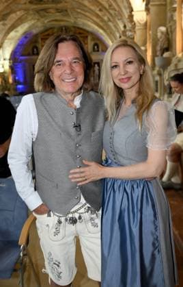 Jürgen Drews mit Frau Ramona Bayerischer Verdienstorden im Antiquarium der Residenz in München am 9. Juli 2025