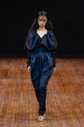 Viktor and Rolf Haute Couture Fall Winter 2025 2026 Collection show during Paris Fashion Week, July 9th, 2025 Viktor and Rolf Fashion Show Haute Couture Fall Winter 2025 2026 Collection , during Paris Fashion Week June 9th, 2025 Paris France  Copyright: xAgencex xBestimagexAgencex xBestimagex
