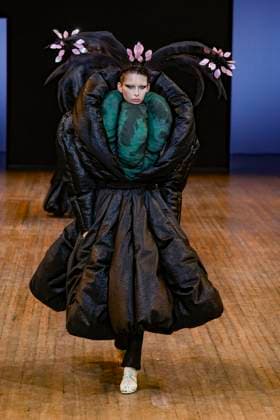 Viktor and Rolf Haute Couture Fall Winter 2025 2026 Collection show during Paris Fashion Week, July 9th, 2025 Viktor and Rolf Fashion Show Haute Couture Fall Winter 2025 2026 Collection , during Paris Fashion Week June 9th, 2025 Paris France  Copyright: xAgencex xBestimagexAgencex xBestimagex