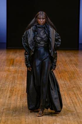 Viktor and Rolf Haute Couture Fall Winter 2025 2026 Collection show during Paris Fashion Week, July 9th, 2025 Viktor and Rolf Fashion Show Haute Couture Fall Winter 2025 2026 Collection , during Paris Fashion Week June 9th, 2025 Paris France  Copyright: xAgencex xBestimagexAgencex xBestimagex
