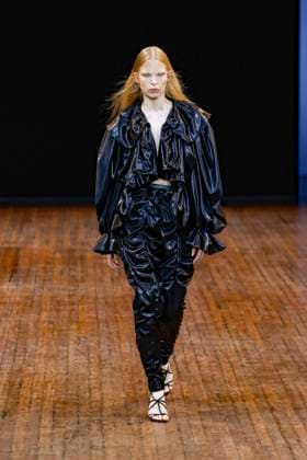 Viktor and Rolf Haute Couture Fall Winter 2025 2026 Collection show during Paris Fashion Week, July 9th, 2025 Viktor and Rolf Fashion Show Haute Couture Fall Winter 2025 2026 Collection , during Paris Fashion Week June 9th, 2025 Paris France  Copyright: xAgencex xBestimagexAgencex xBestimagex