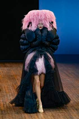 Viktor and Rolf Haute Couture Fall Winter 2025 2026 Collection show during Paris Fashion Week, July 9th, 2025 Viktor and Rolf Fashion Show Haute Couture Fall Winter 2025 2026 Collection , during Paris Fashion Week June 9th, 2025 Paris France  Copyright: xAgencex xBestimagexAgencex xBestimagex