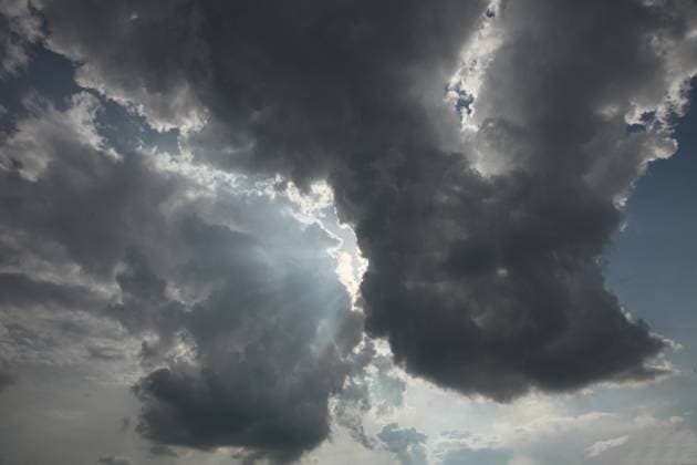 IMAGO Creative, Jahreszeit Sommer, Regen, Sommerregen Blick auf Himmel und Meer wenige Minuten vor dem Sturm View of sky and sea few minutes before storm (License=RF) Copyright: xZoonar.com ZvonimirxAtleti?x 23738133