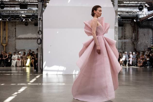 PFW - Rami Al Ali Runway A model walks the runway at the Rami Al Ali Haute Couture Fall Winter 2025-2026 show, as part of Paris Fashion Week in Paris, France on July 10, 2025. Rami Al Ali is the first Syrian fashion designer to present a collection ‘officially’ at the Paris Haute Couture week. Photo by Ammar Abd Rabbo ABACAPRESS.COM Paris France  Copyright: xAbdxRabboxAmmar ABACAx
