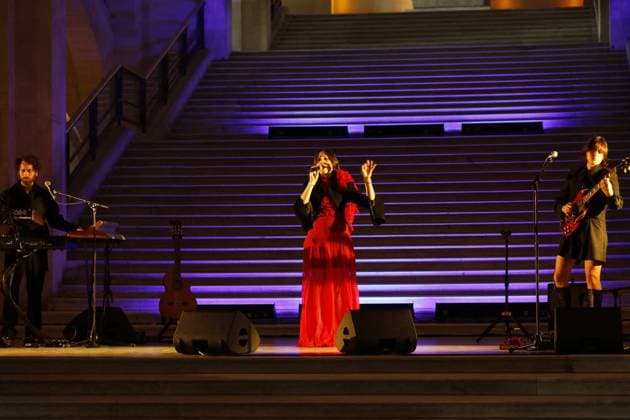 Semi Exclusive Clara Yse La Nuit de la Mode Fashion Week at the Louvre, Paris on 10 July 2025 Marc Ausset Lacroix Bestimage La Nuit de la Mode Fashion Week at the Louvre, Paris on 10 July 2025 Paris France  Copyright: xMarcxAussetxLacroixx xBestimagexMarcxAussetxLacroixx xBestimagex
