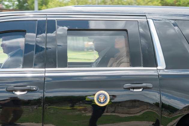 News Themen der Woche KW28 July 11, 2025, Kerrville, Texas, United States of America: President DONALD TRUMP and First Lady MELANIA TRUMP toured flooding damage in Texas Friday, expressing grief over the young angels who died at a Christian summer camp after first lady Melania was presented with a silver charm bracelet to commemorate the children swept down the Guadalupe River. 160 people are still missing and unaccounted for. Kerrville United States of America - ZUMAb333 20250711_znp_b333_001 Copyright: xGreggxBrekkex