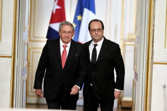 Raul Castro, François Hollande - Conférence de presse du président cubain Raul Castro et du président François Hollande au palais de l Elysée à Paris, le 1er février 2016. Dominique Jacovides Bestimage Press conference of Cuban President Raul Castro and President Francois Hollande at the Elysee Palace in Paris, France on february 1st, 2016. Paris France *** Raul Castro, François Hollande Press conference of Cuban President Raul Castro and President Francois Hollande at the Elysee Palace in Paris, France on february 1st, 2016 Dominique Jacovides Bestimage Press conference of Cuban President Raul Castro and President Francois Hollande at the Elysee Palace in Paris, France on february 1st, 2016 Paris France  Copyright: xDOMINIQUExJACOVIDESx xBESTIMAGExDOMINIQUExJACOVIDESx xBESTIMAGEx