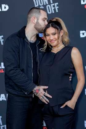 Tyler Shaw und Kara Royster bei der Premiere des Kinofilms Don t Log Off im Laemmle Theatre. Glendale, 12.07.2025