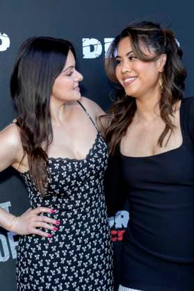 Ariel Winter und Ashley Argota bei der Premiere des Kinofilms Don t Log Off im Laemmle Theatre. Glendale, 12.07.2025