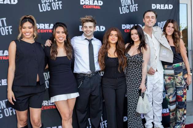 Kara Royster, Ashley Argota, Jack Griffo, Brielle Barbusca, Ariel Winter, Sterling Beaumon und Katie Maringer bei der Premiere des Kinofilms Don t Log Off im Laemmle Theatre. Glendale, 12.07.2025
