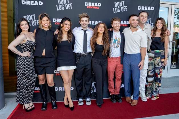 Kara Royster, Ashley Argota, Jack Griffo, Brielle Barbusca, Ariel Winter, Brandon Baer, Garrett Baer, Sterling Beaumon und Katie Maringer bei der Premiere des Kinofilms Don t Log Off im Laemmle Theatre. Glendale, 12.07.2025