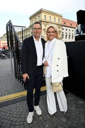 Christa Kinshofer-Rembeck mit Mann Dr. Erich Rembeck Klassik am Odeonsplatz mit Unterstützung von Mercedes-Benz in München am 13.Juli 2025