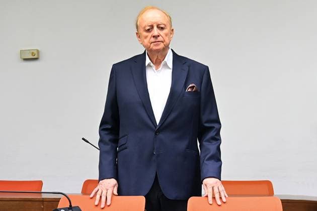 Alfons SCHUHBECK, Einzelbild,angeschnittenes Einzelmotiv,Halbfigur,halbe Figur, Urteilsverkuendun,4.Prozesstag im Strafverfahren gegen Alfons Schuhbeck wegen des Verdachts des Subventionsbetrugs u.a vor dem Landgericht Muenchen am 14.07.2025. *** Alfons SCHUHBECK, single picture, cropped single motif, half figure, half figure, verdict announcement, 4th day of trial in the criminal proceedings against Alfons Schuhbeck on suspicion of subsidy fraud and others before the Munich Regional Court on 14 07 2025