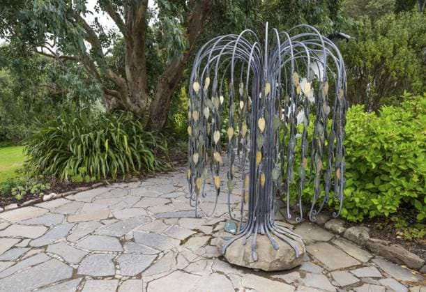 Baum-Skulptur, Inverewe Gardens, Osgood Mackenzie, Poolewe, Loch Ewe, Highlands, Hochland, Schottland, Großbritannien, Europa Tree sculpture, Inverewe Gardens, Osgood Mackenzie, Poolewe, Loch Ewe, Highlands, Highlands, Scotland, Great Britain Copyright: imageBROKER OlafxKrüger ibxomk13838344.jpg