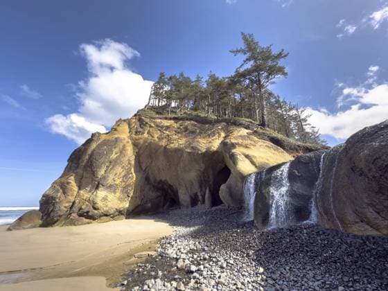 Hugpoint Falls, Hug Point State Recreation Site, Oregon, USA, Nordamerika Hugpoint Falls, Hug Point State Recreation Site, Oregon, USA, North America Copyright: imageBROKER ThomasxLammeyer ibxtlf14136039.jpg