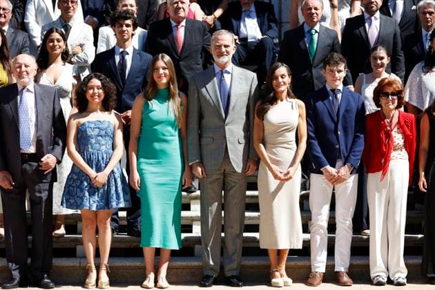 The King and Queen of Spain, together with Infanta Sofia, receive in audience the Board of Trustees of the Spanish Committee of the United World Schools Foundation Infanta Sofia, King Felipe and Queen Letizia during the audience with the Board of Trustees of the Spanish Committee of the United World Schools Foundation at La Zarzuela Palace, July 15, 2025, in Madrid Spain The Foundation is responsible for raising the necessary funds to enable a greater number of Spanish students to attend the United World Schools each year. At the same time, it is responsible for selecting the applicants according to the guidelines set by the International Office FAMOUS PATRONAGE AUDIENCIA REYES HIJA Antonio Gutié Madrid Madrid Madrid Spain  Copyright: xAntonioxGutiÃ rrezx 6858182