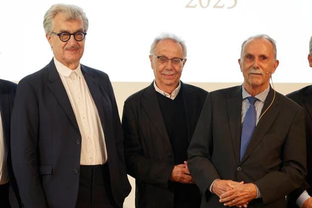 Wim Wenders, Dieter Kosslick und Klaus Dieter Lehmann bei der Bekanntgabe der Preisträger des internationalen Kunstpreises Â«Praemium ImperialeÂ» im Japanisch Deutschen Zentrum am 15.07.2025 in Berlin. Bekanntgabe der Preisträger des internationalen Kunstpreises Praemium Imperiale in Berlin *** Wim Wenders, Dieter Kosslick and Klaus Dieter Lehmann at the announcement of the winners of the international art prize Praemium Imperiale at the Japanese-German Center on 15 07 2025 in Berlin Announcement of the winners of the international art prize Praemium Imperiale in Berlin