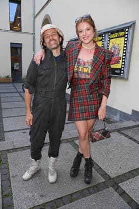 Tobias Jundt aka Bonaparte, Jella Haase bei der SchwarzeSchafe Premiere im Kino in der Kulturbrauerei in Berlin am 15.07.2025