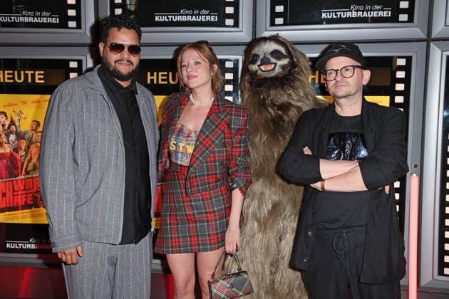Yasin El Harrouk, Jella Haase, Milan Peschel bei der SchwarzeSchafe Premiere im Kino in der Kulturbrauerei in Berlin am 15.07.2025