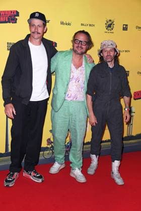 Marc Hosemann, Oliver Rihs (Regisseur), Tobias Jundt aka Bonaparte bei der SchwarzeSchafe Premiere im Kino in der Kulturbrauerei in Berlin am 15.07.2025