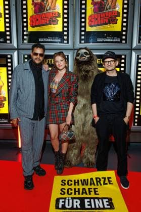 Premiere - SchwarzeSchafe Yasin Harrouk, Jella Haase und Milan Peschel bei der Premiere zu SchwarzeSchafe im Kino in der Kulturbrauerei am 15.07.2025 in Berlin. Copyright: xEventpressxKochanx