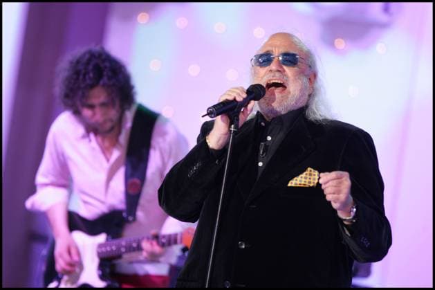 DEMIS ROUSSOS - ENREGISTREMENT DE L EMISSION VIVEMENT DIMANCHE PARIS France *** DEMIS ROUSSOS ENREGISTREMENT DE LEMISSION VIVEMENT DIMANCHE PARIS France  Copyright: xGuillaumexGaffiot BestimagexGuillaumexGaffiot Bestimagex