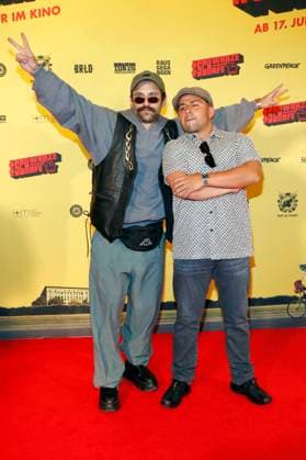 Arman Kashani mit Gast bei der Premiere des Kinofilms Schwarze Schafe im Kino in der KulturBrauerei. Berlin, 15.07.2025