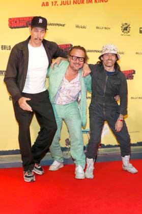 Marc Hosemann, Oliver Rihs und Tobias Jundt bei der Premiere des Kinofilms Schwarze Schafe im Kino in der KulturBrauerei. Berlin, 15.07.2025