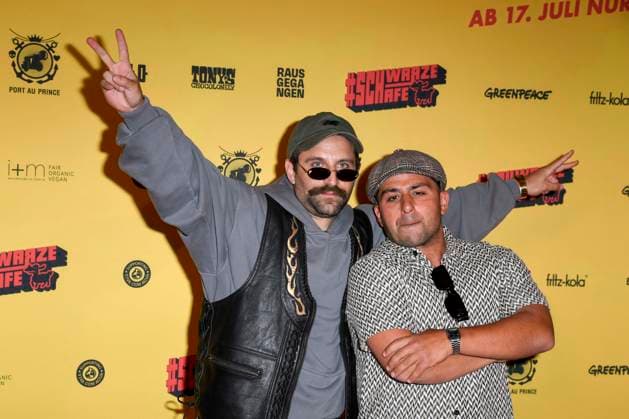 abb Arman Kashani und Oktay Oezdemir Schauspieler zu Gast bei der Premiere des Films SchwarzeSchafe im Kino in der Kultur Brauerei am15.Juli 2025 in Berlin Berlin Deutschland