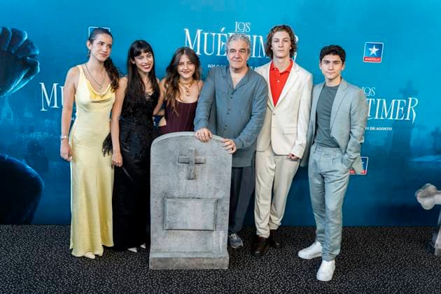 Los Muertimer Premiere, Madrid, Spain - 16 Jul 2025 Bruna Gonzalez, Adrian Checa, Alvaro Fernandez, Melani Garcia, Iratxe Emparan and Diego Montejo attend to Los Muertimer Premiere at Kinepolis on July 16, 2025 in Madrid, Spain. (Credit: Miguel Escavias Alfa Images) Pozuelo de Alarcon Kinepolis Madrid Spain Copyright: x x2025xMiguelxEscavias AlfaxImagesx