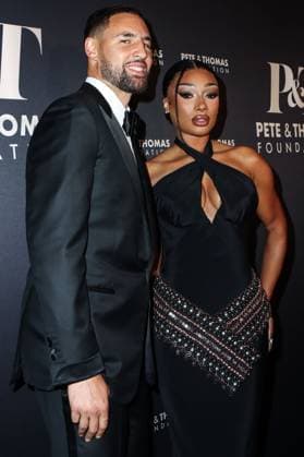 Inaugural Megan Thee Stallion s Pete And Thomas Foundation Gala Klay Thompson and girlfriend Megan Thee Stallion (Megan Jovon Ruth Pete) wearing Off-White arrive at the Inaugural Megan Thee Stallion s Pete And Thomas Foundation Gala held at Gotham Hall at The Haier Building in Manhattan, New York City, New York, United States. Gotham Hall at The Haier Building, Midtown Manhattan, New York City, New York, USA New York United States  Copyright: xImagexPressxAgencyx originalFilename: collin-inaugura250717_npDtL.jpg