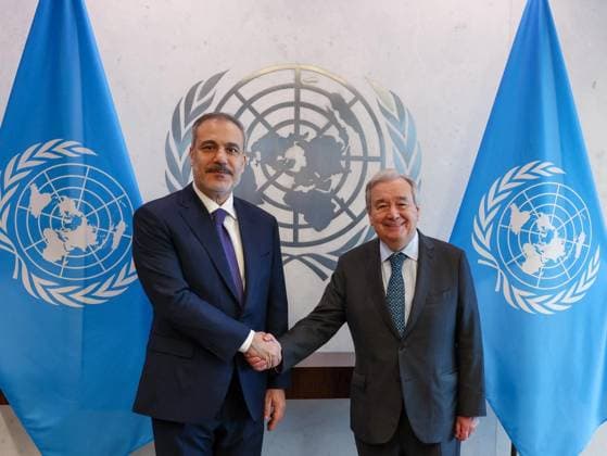 News Bilder des Tages Turkish FM Hakan Fidan - UN Secretary-General Antonio Guterres meeting in New York NEW YORK, UNITED STATES - JULY 17: (----EDITORIAL USE ONLY - MANDATORY CREDIT - TURKISH FOREIGN MINISTRY HANDOUT - NO MARKETING NO ADVERTISING CAMPAIGNS - DISTRIBUTED AS A SERVICE TO CLIENTS----)Turkish Foreign Minister Hakan Fidan (L) meets with United Nations Secretary-General Antonio Guterres (R) in New York, United States, on July 17, 2025. Turkish Foreign Affairs Ministry Handout Anadolu New York United States. Editorial use only. Please get in touch for any other usage.  Copyright: x2025xAnadoluxTurkishxForeignxAffairsxMinistryx xHandoutx
