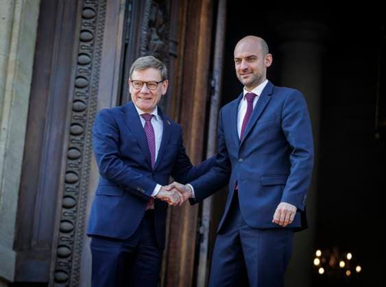 Johann Wadephul (CDU), Bundesaussenminister, aufgenommen im Rahmen seiner Reise nach Paris, hier mit dem franzoesischen Aussenminister Jean-Noel Barrot im Quai D Orsay. Fotografiert im Auftrag des Auswaertigen Amtes Paris France *** Johann Wadephul CDU , Federal Foreign Minister, photographed during his trip to Paris, here with the French Foreign Minister Jean Noel Barrot in the Quai D Orsay Photographed on behalf of the Foreign Office Paris France Copyright: xThomasxKoehler AAx