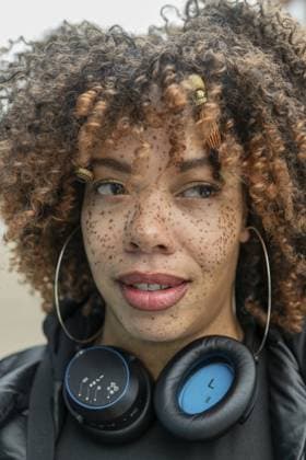 Creative Highlight Symbolbilder Nahaufnahme einer Frau mit Sommersprossen. Chicago, USA Close up shot of woman with freckles. Chicago, USA Copyright: imageBROKER RushayxBooysen ibxboo14136764.jpg ,model released, Symbolfoto ,property released