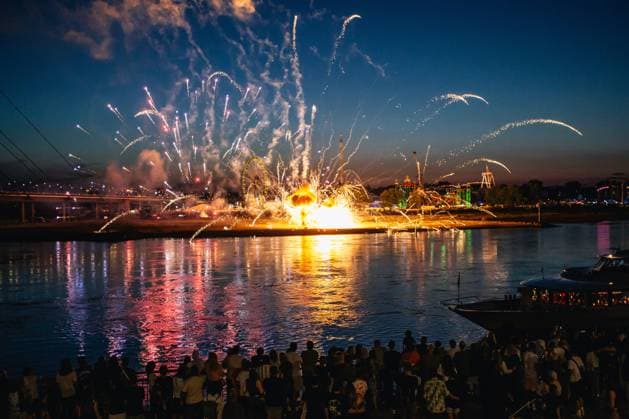 Bilder des Jahres 2025, News 07 Juli Rheinkirmes folk festival in Dusseldorf DUSSELDORF, GERMANY - JULY 18: Fireworks explode by mistake on the ground during a drone and fireworks show as part of the Rheinkirmes folk festival on July 18, 2025 in Dusseldorf, Germany. This explosion led to the injury of several people, some of them severely injured. Hesham Elsherif Anadolu Dusseldorf Germany. Editorial use only. Please get in touch for any other usage.  Copyright: x2025xAnadoluxHeshamxElsherifx