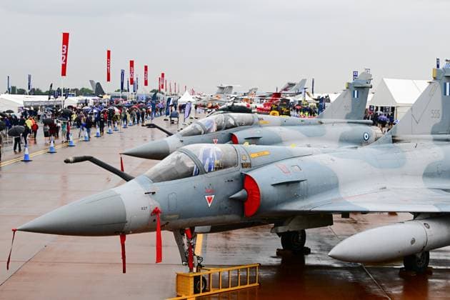 Royal International Air Tattoo - RAF Fairford, Gloucestershire, UK View along a row of static aircraft during the Royal International Air Tattoo at RAF Fairford in Gloucestershire, England, on July 19, 2025. United Kingdom  Copyright: xMIxNewsx originalFilename: 1064251222st.jpg